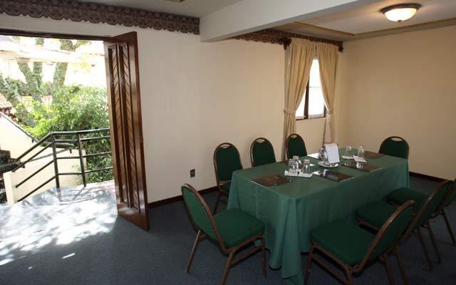 Hotel Portales Кочабамба Экстерьер фото